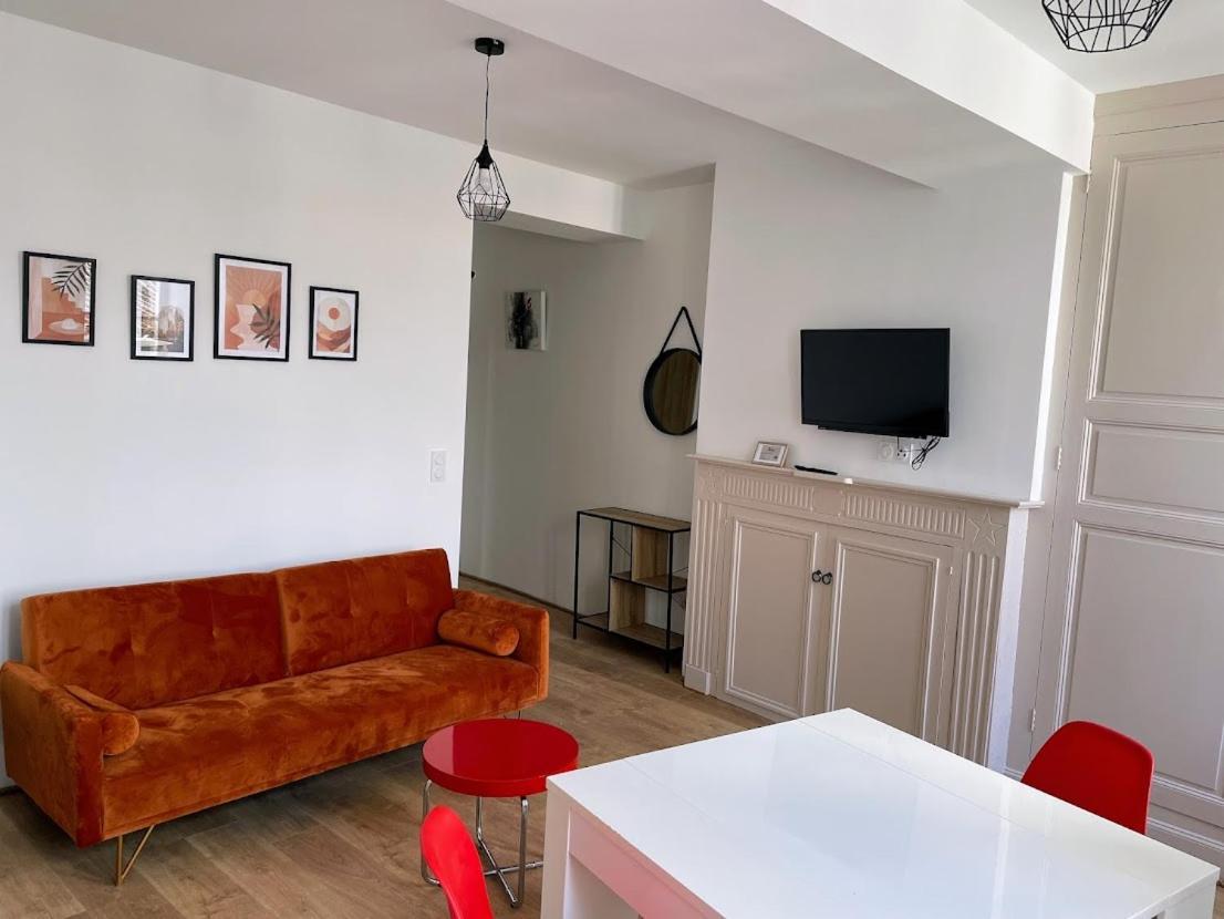 Le Colore- T2 Confortable Avec Vue Sur Nérac Екстериор снимка